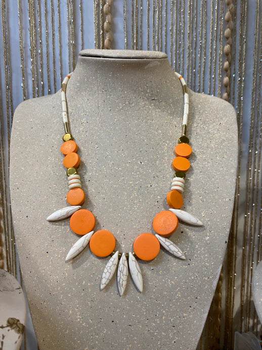 Gist Jewellery Beaded and Wood Necklace in Orange and Cream