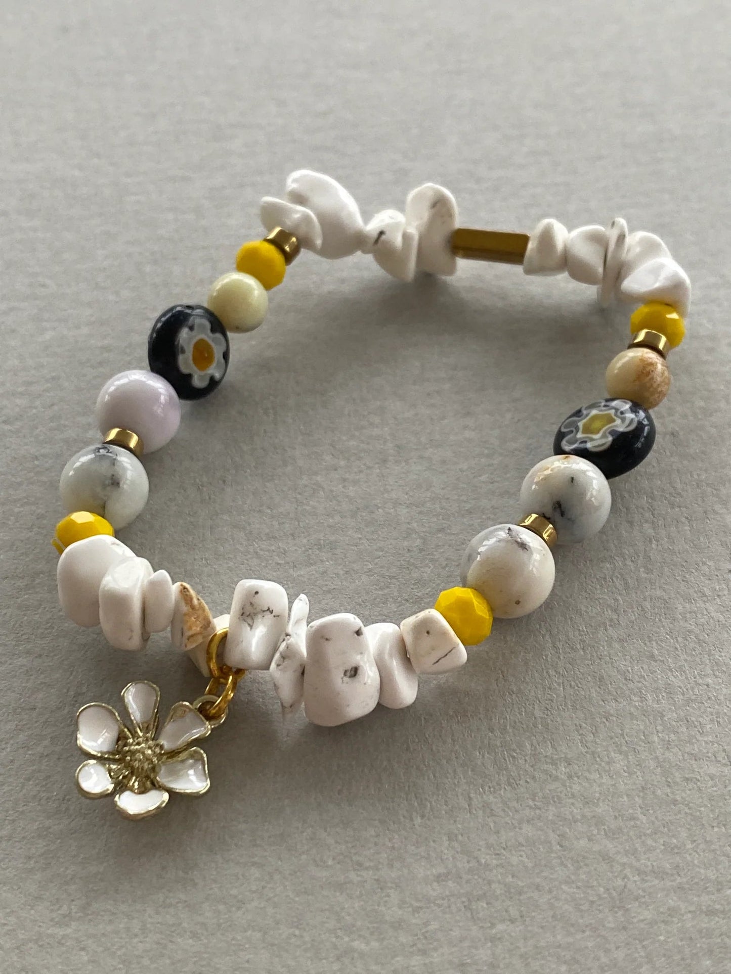 Gist Jewellery White, Black and Yellow Flower Bracelet - Louise's Jewellery Box
