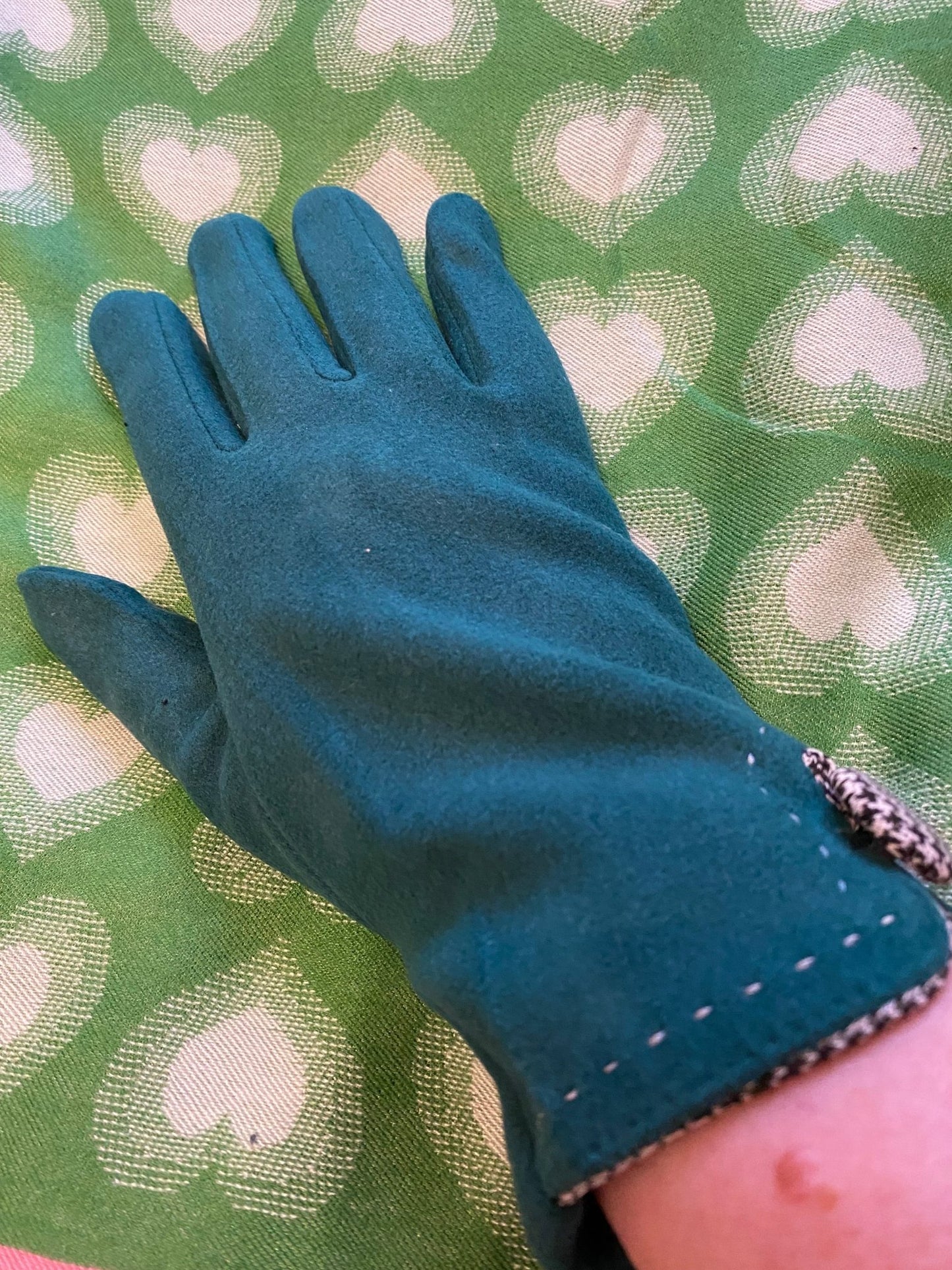 Gloves in Green - Louise's Jewellery Box
