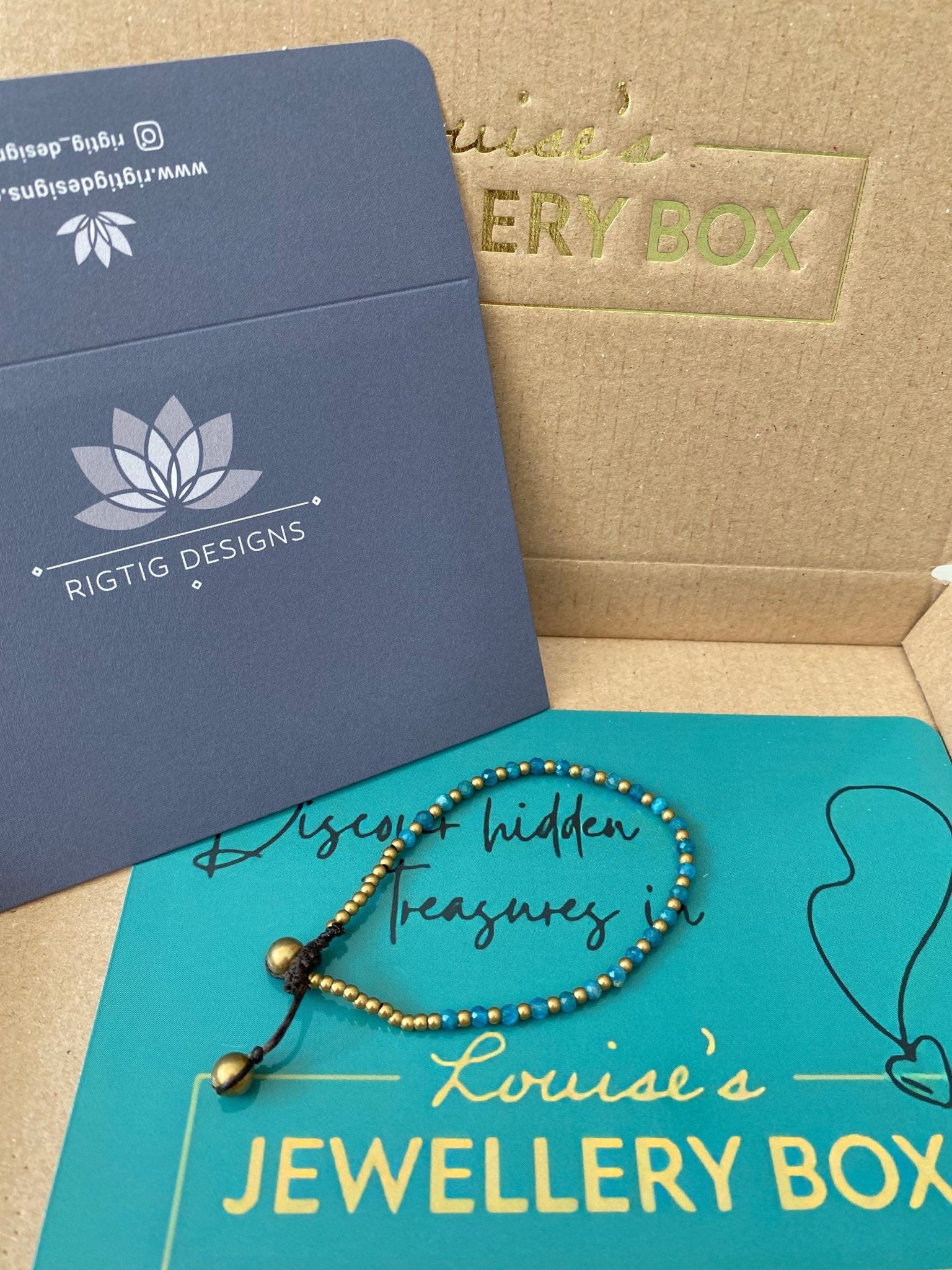 Blue Apatite Menopause Relief Crystal Healing Bracelet for Weight Fluctuations - Louise's Jewellery Box