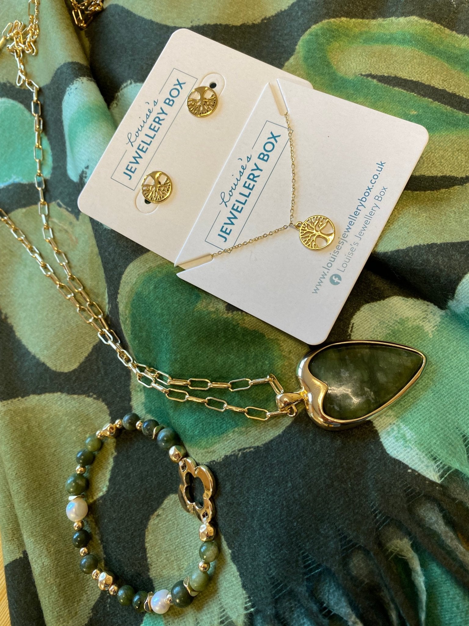 Green Agate and Pearl Gold Plated Stretch Flower Bracelet - Louise's Jewellery Box