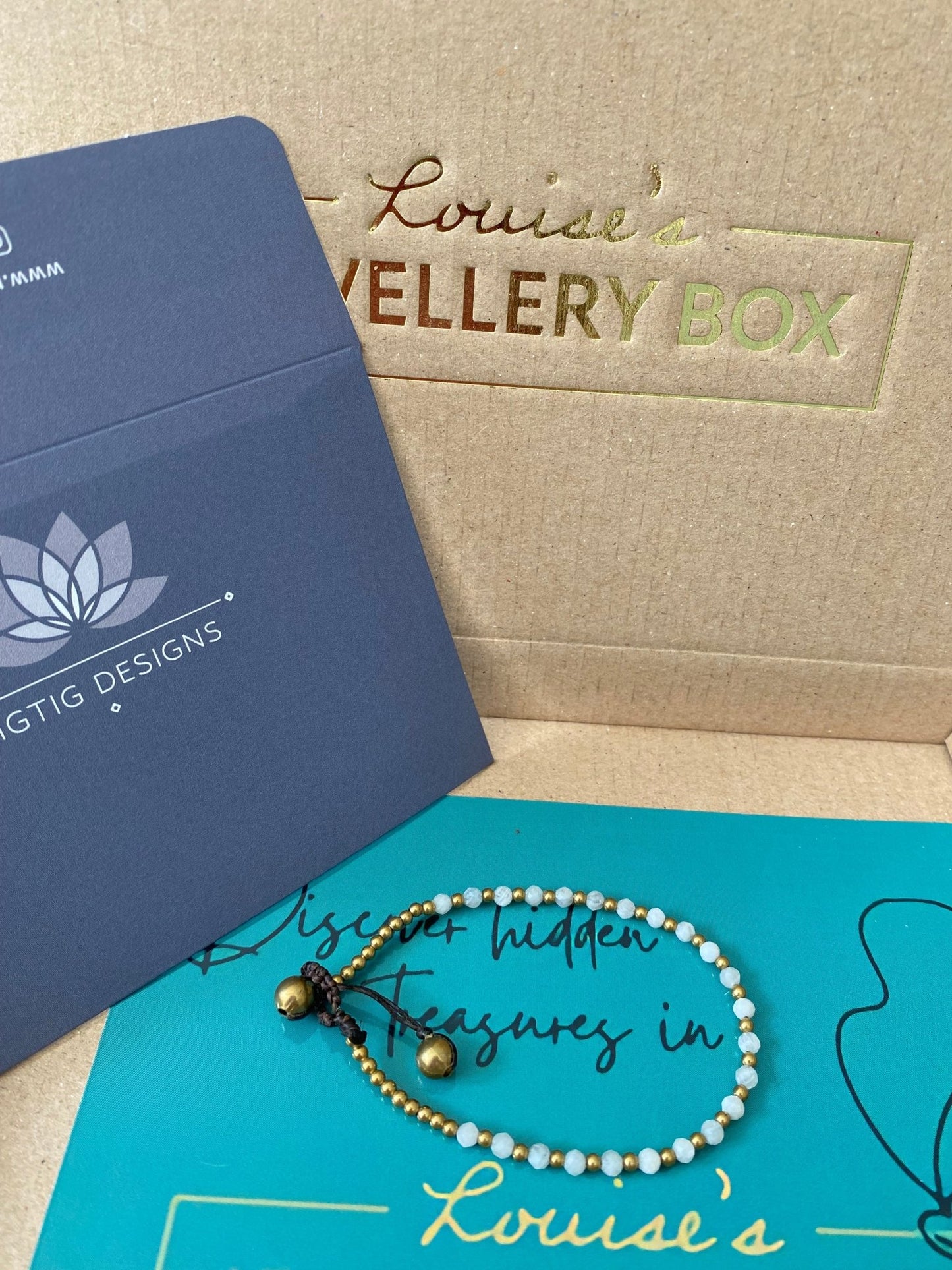 Moonstone Menopause Relief Crystal Healing Bracelet for Hormone Balance - Louise's Jewellery Box