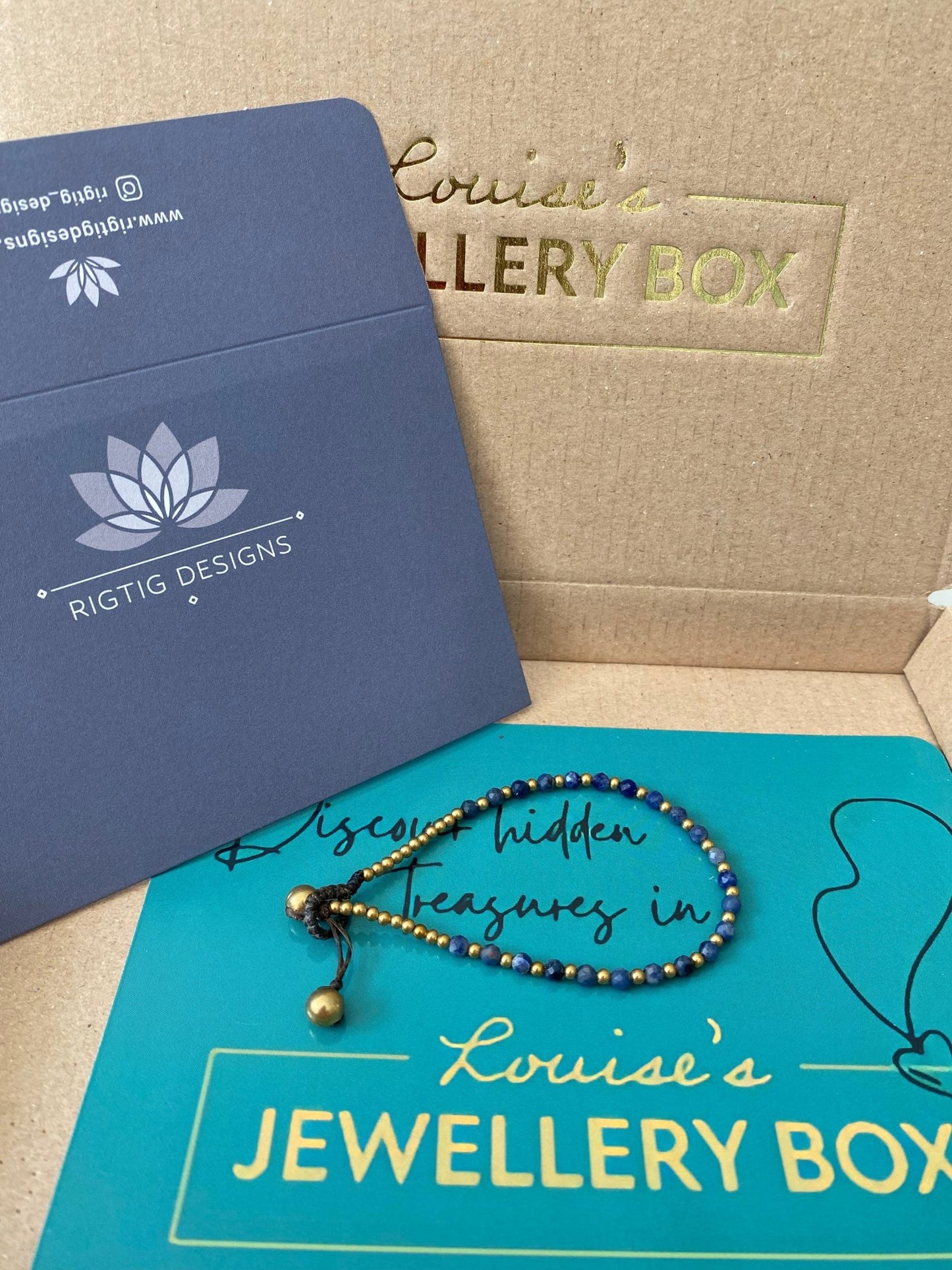 Sodolite Menopause Relief Crystal Healing Bracelet for Brain Fog - Louise's Jewellery Box