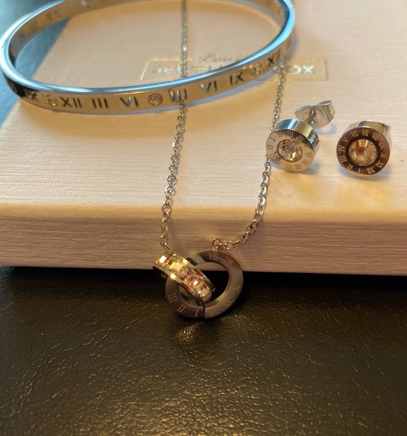 Stainless Steel Waterproof Roman Numerals Bracelet - Louise's Jewellery Box