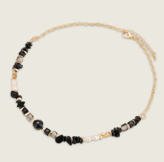 Short Black Necklace in Gold Plate with Freshwater Pearls